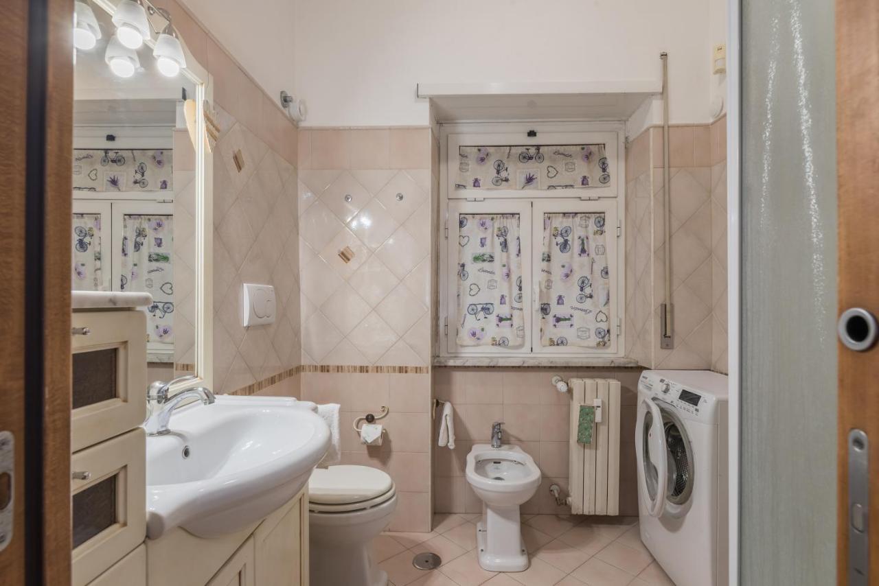 Bright 2 Bedroom And Balcony Appartement Rome