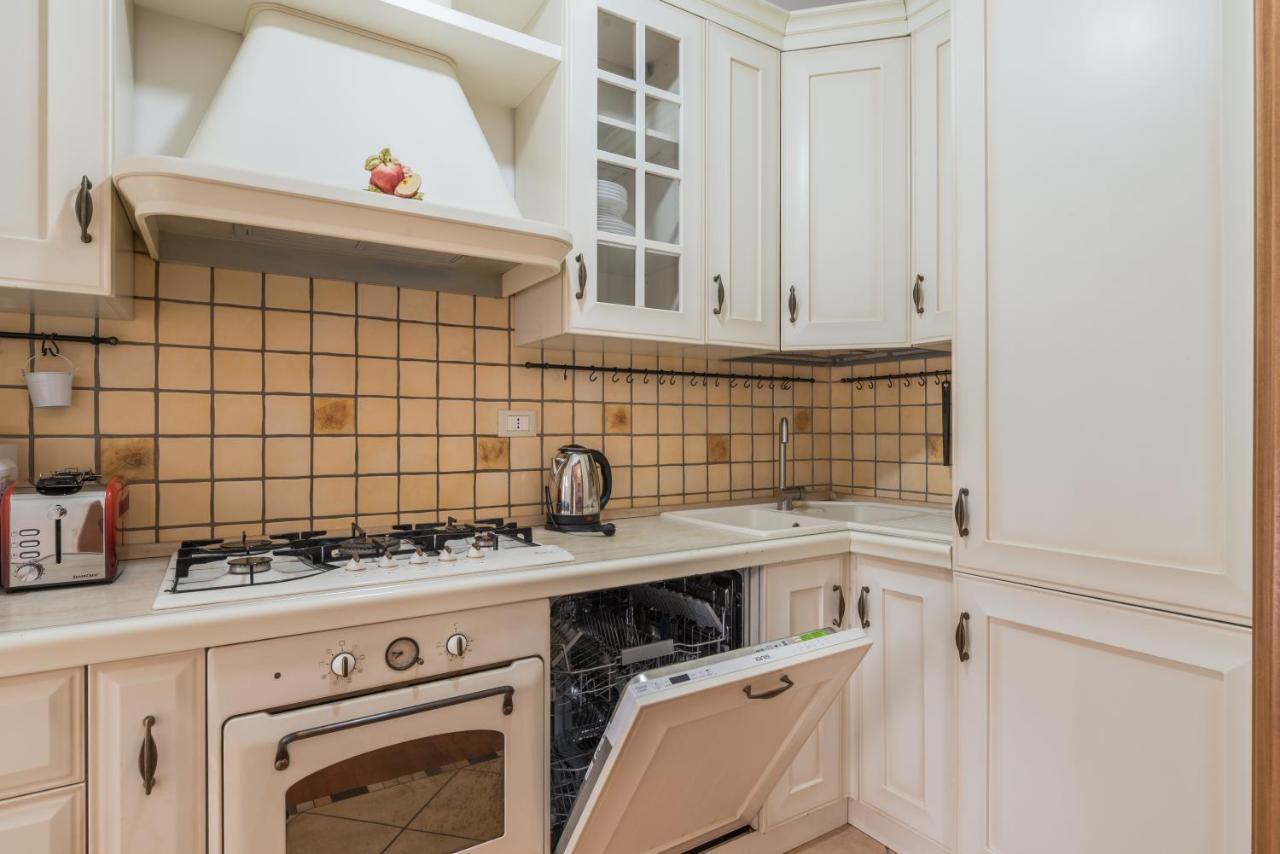 Appartement Bright 2 Bedroom And Balcony